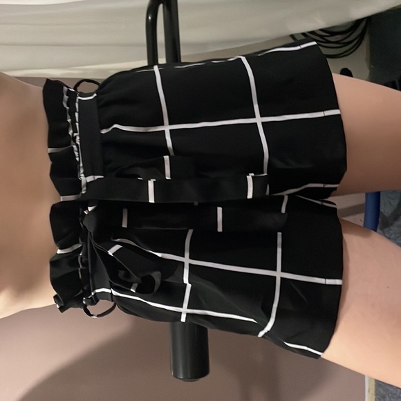 Grid paper bag high waisted shorts with matching tie - Picture 5 of 5